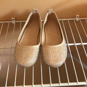 Girls shoes size 2 kids slip on khaki rhinestone neutral dress shoes no lace